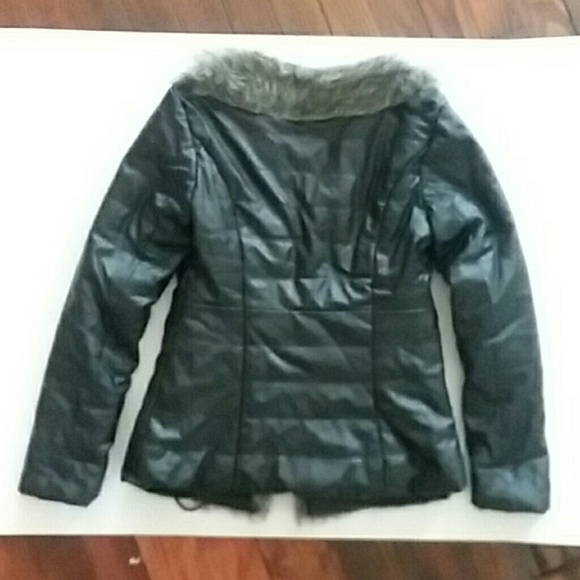 Super Cute Coat. SZ M. Tie closure - Picture 2 of 6